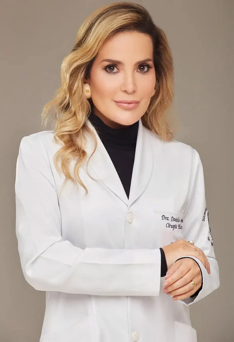 Cirurgiã Plástica - Dra. Danielle Gondim